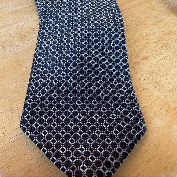 Michael Kors Blue Geometric Silk Tie - Picture 2 of 5